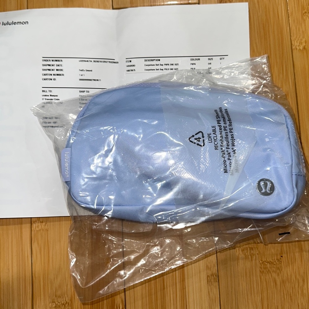 π Lululemon Everywhere Belt Bag Pastel Blue OUT OF STOCK COLOR TikTok Famous - Picture 10 of 14